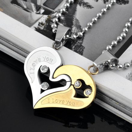 Welcome necklace for couples